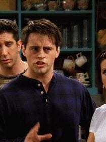 Pendant 10 ans, Friends a fait rire des millions de fans, mais les coulisses de la série étaient horribles : Lisa Kudrow sort du silence