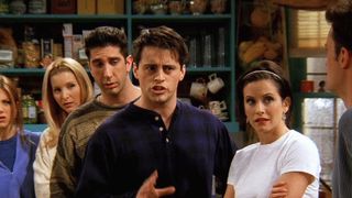 Pendant 10 ans, Friends a fait rire des millions de fans, mais les coulisses de la série étaient horribles : Lisa Kudrow sort du silence