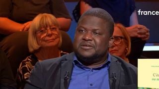 Après la polémique sur l'IA, les ventes du roman C'était ça ou mourir s'effondrent ou s'envolent ? On a les chiffres