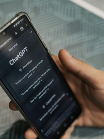 ChatGPT va rendre sa version gratuite infernale : la publicité débarque sur l'IA