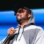 Face à l'omniprésence de l'IA, le chanteur des Black Eyed Peas veut remplacer le MP3 pour sauver les artistes
