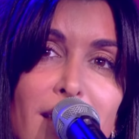 Jenifer chante "Encore et encore" en live