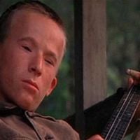 Il y a 54 ans, ce garçon utilisait la magie du cinéma pour jouer du banjo d'une seule main : il créait ainsi l'une des scènes les plus légendaires du cinéma d'aventure et un succès commercial
