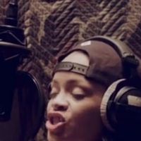 Rihanna en studio : les coulisses de "Bitch..."