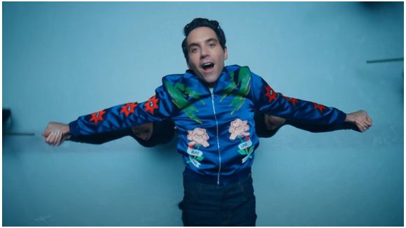 Mika se libère dans le clip "Jane Birkin"