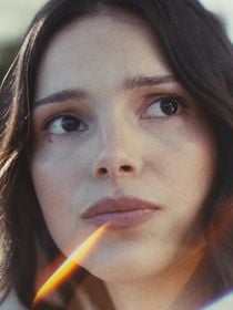 Tout le monde s'arrache Inde Navarrette : la star d'Obsession devient la muse de cette rockstar adulée de la gen Z