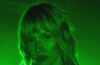 Angèle chante "Nightcall" aux JO avec Phoenix et Kavinsky