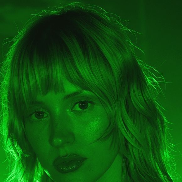 "Briser le silence" : le message puissant d'Angèle dans "Dis-le", son nouveau clip très stylé