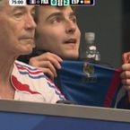 Durant France vs Espagne à la Coupe du Monde 2026, Timothée Chalamet affole les fans avec son incroyable veste rétro des Bleus