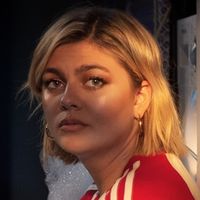 Louane vise "Les étoiles" avec son single