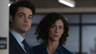 Mauvaise nouvelle : The Recruit annulée en secret par Netflix ? Un acteur balance, les fans en colère, "Ca n'a aucun sens"
