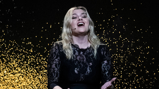 Louane désavantagée à l'Eurovision avec sa chanson Maman ? La chanteuse balance