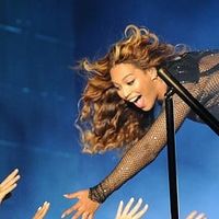Beyoncé prise en flagrant délit de playback à Paris