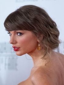 26 millions de dollars, c'est l'immense cadeau de Taylor Swift et Travis Kelce pour leur mariage