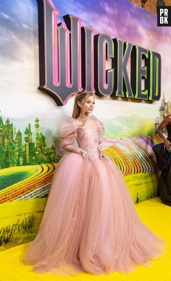 Sydney brille alors que la magie d'Hollywood arrive pour la première du film Wicked, où les stars illuminent le tapis jaune pour célébrer les débuts cinématographiques de la comédie musicale bien-aimée