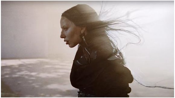 Lady Gaga : le clip dingue de "Disease"