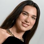 Pour son mariage avec Callum Turner, Dua Lipa portait un collier Bulgari à 496 000 euros