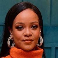 Rihanna ironise sur "R9"