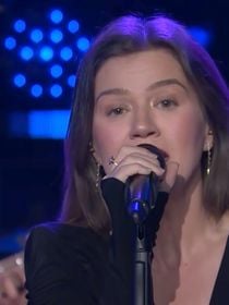 Cette chanson streamée 1,9 milliard de fois est réputée impossible à chanter, Kelly Clarkson donne une leçon avec sa cover impressionnante