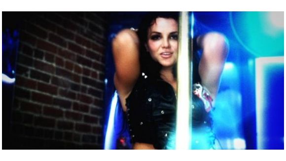 Britney Spears : 1ère version du clip "Gimme More"