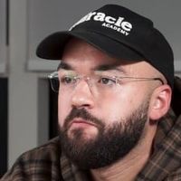 Oli ému en parlant de la maladie de sa maman