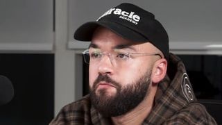 Oli ému en parlant de la maladie de sa maman