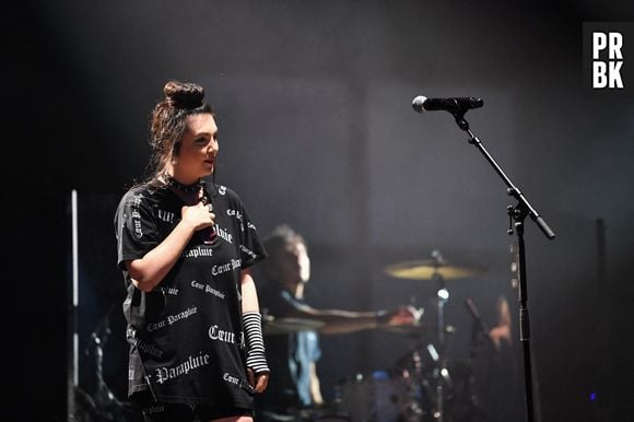 Hoshi se produit lors du festival RTL2 Essonne en Scène à Chamarande, France, le 30 août 2024. Photo by Christophe Meng / ABACAPRESS.COM