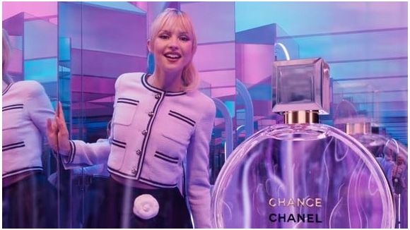 Angèle explose en Asie grâce à la publicité Chanel