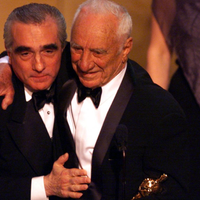 Il y a 26 ans, deux acteurs n'ont pas applaudi ce lauréat d'un Oscar : l'un d'eux vient de révéler pourquoi