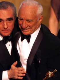 Il y a 26 ans, deux acteurs n'ont pas applaudi ce lauréat d'un Oscar : l'un d'eux vient de révéler pourquoi